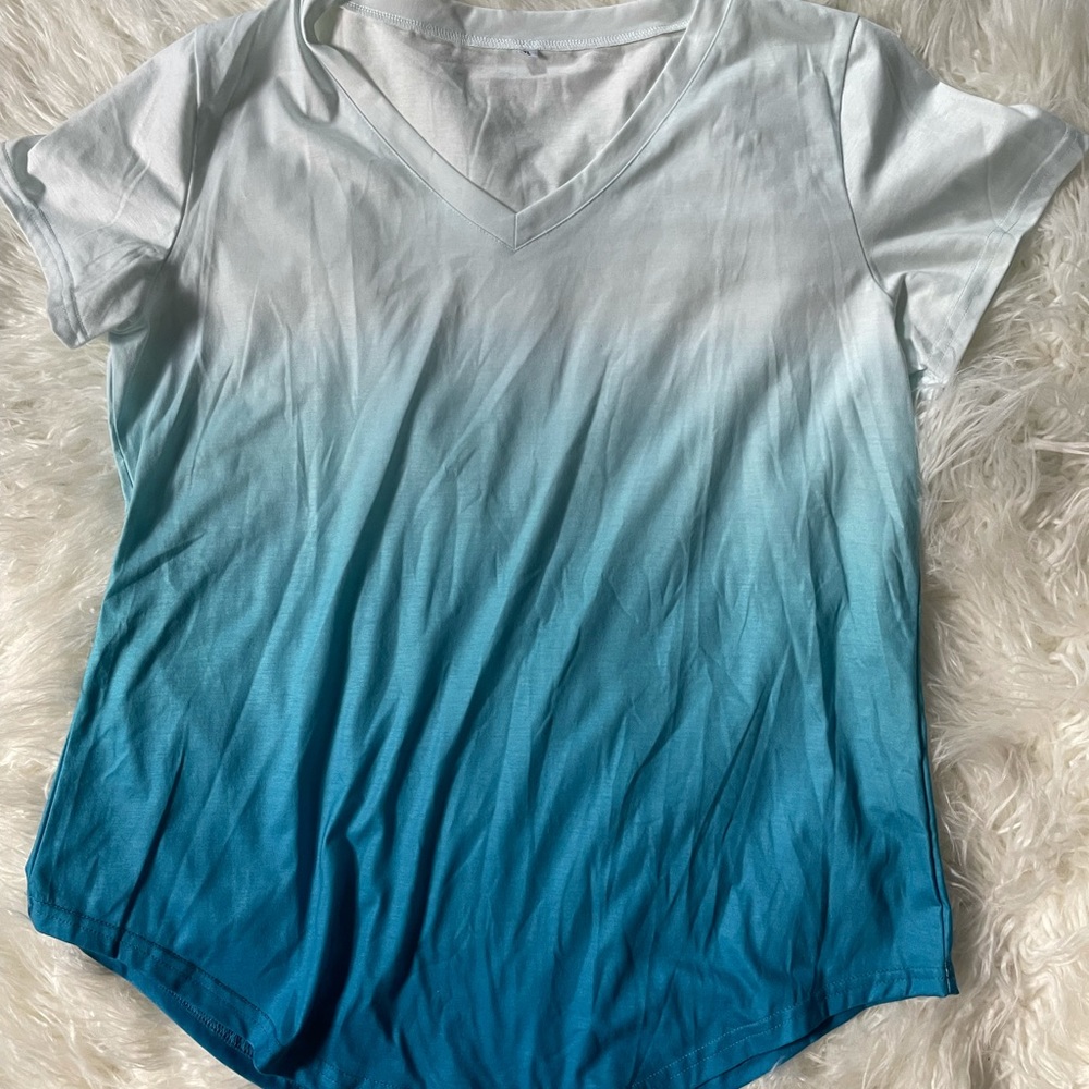 Ombré v-neck tee shirt